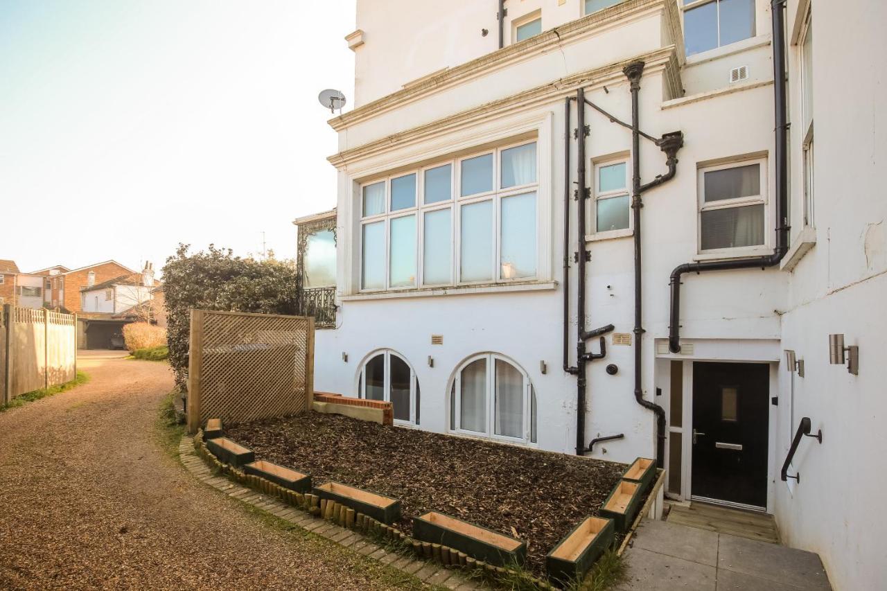 Riverside 2 Bedroom Kingston Flat Apartment