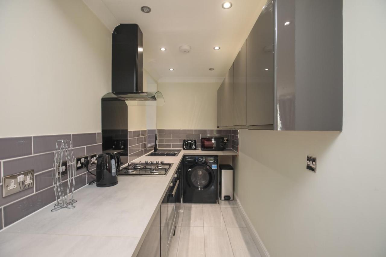 Riverside 2 Bedroom Kingston Flat Apartment
