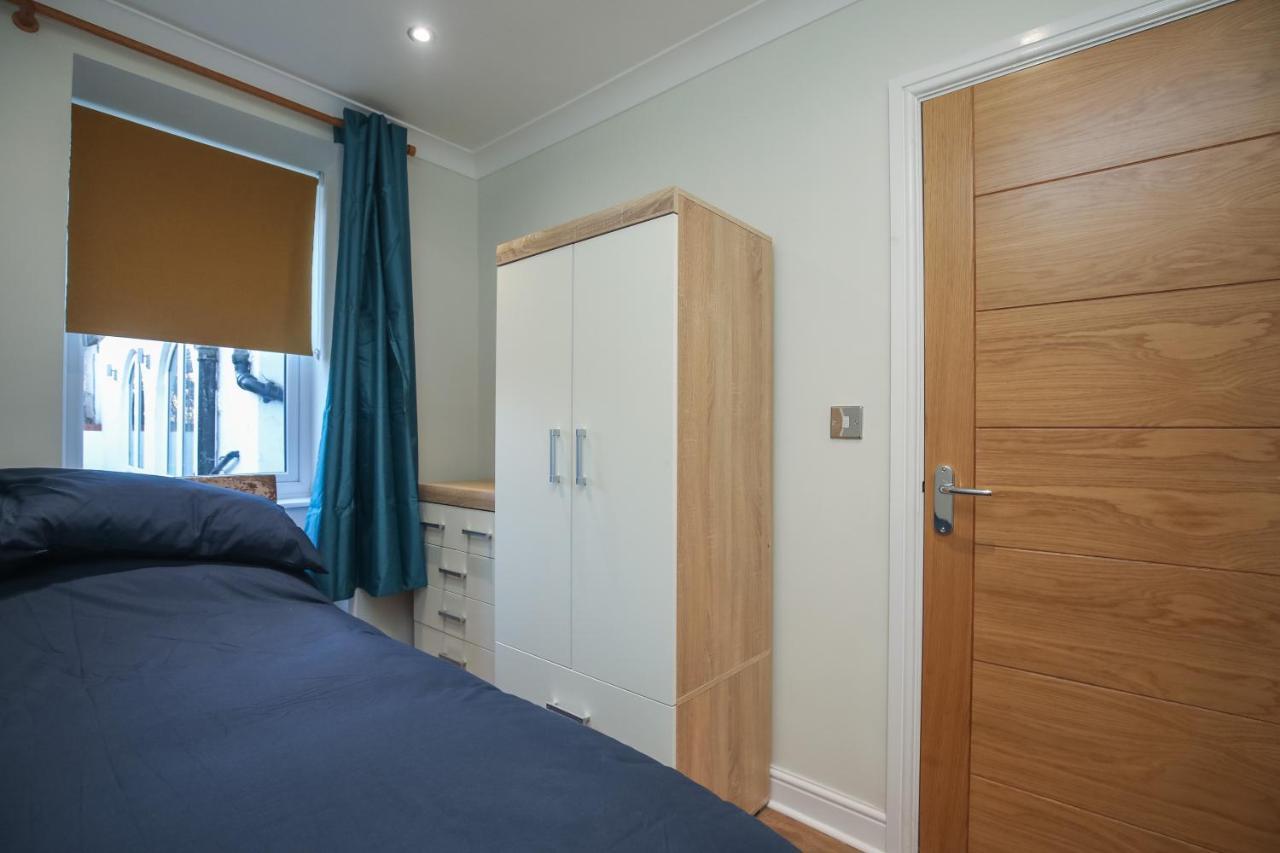 Riverside 2 Bedroom Kingston Flat Apartment *