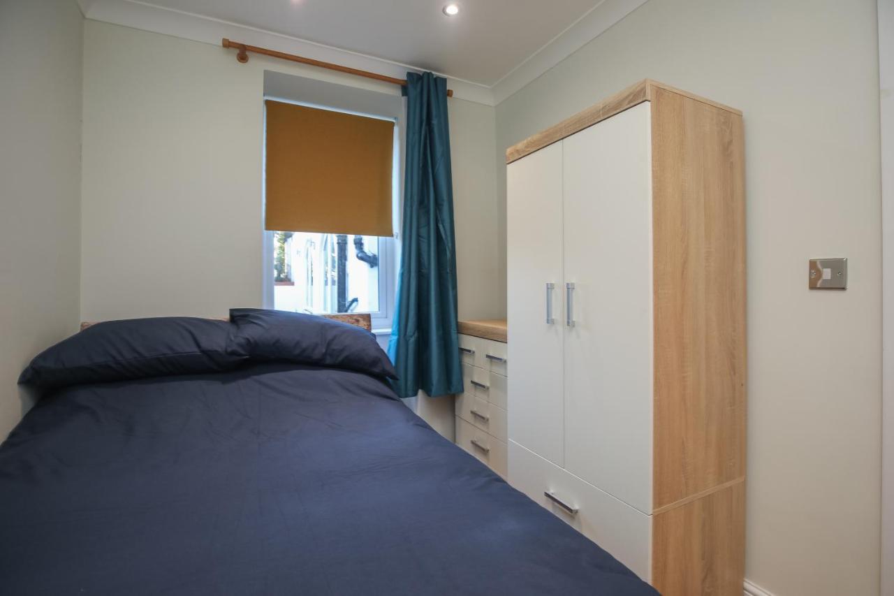 Riverside 2 Bedroom Kingston Flat * Kingston upon Thames (Greater London)