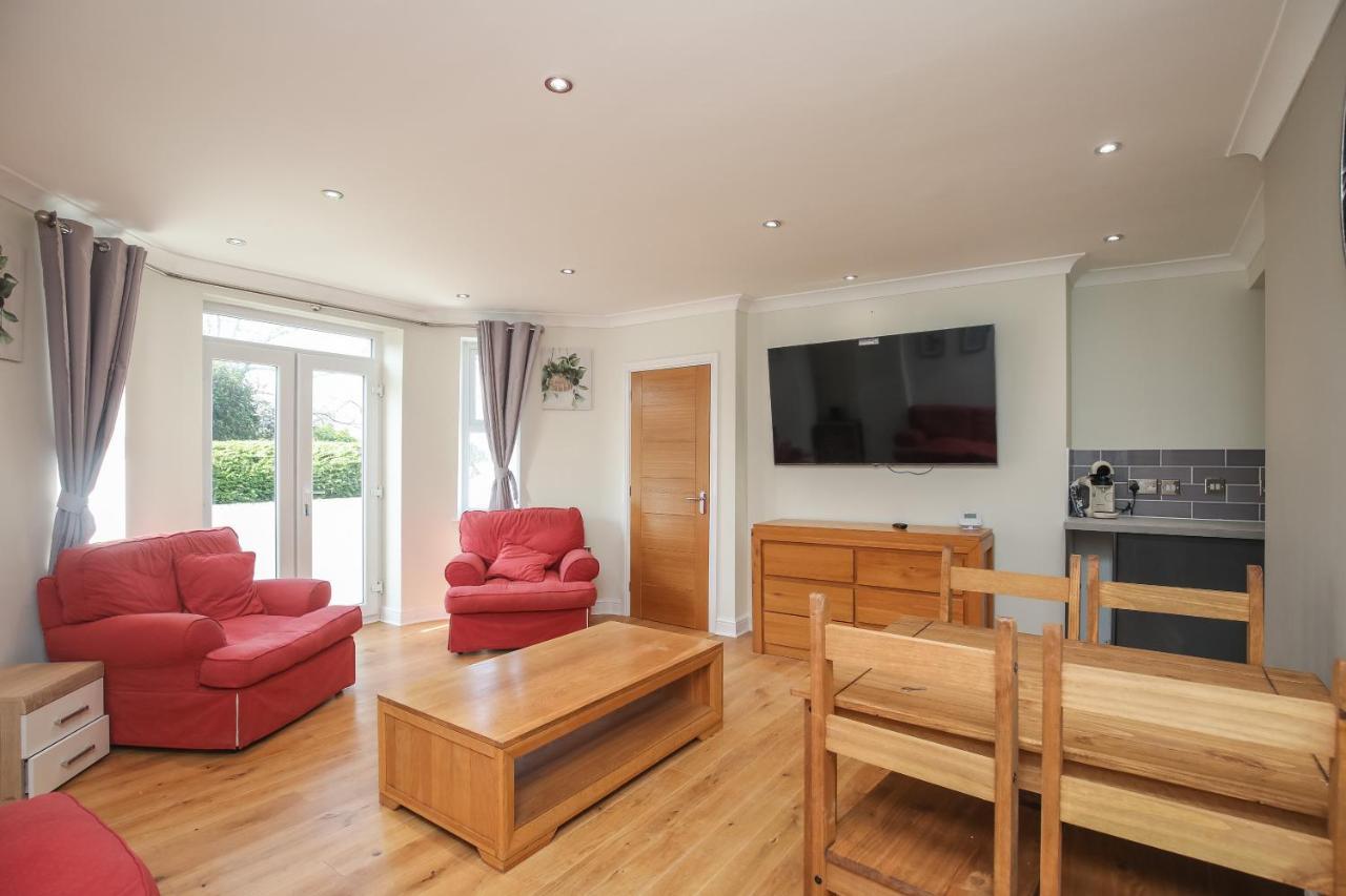 Riverside 2 Bedroom Kingston Flat * Kingston upon Thames (Greater London)