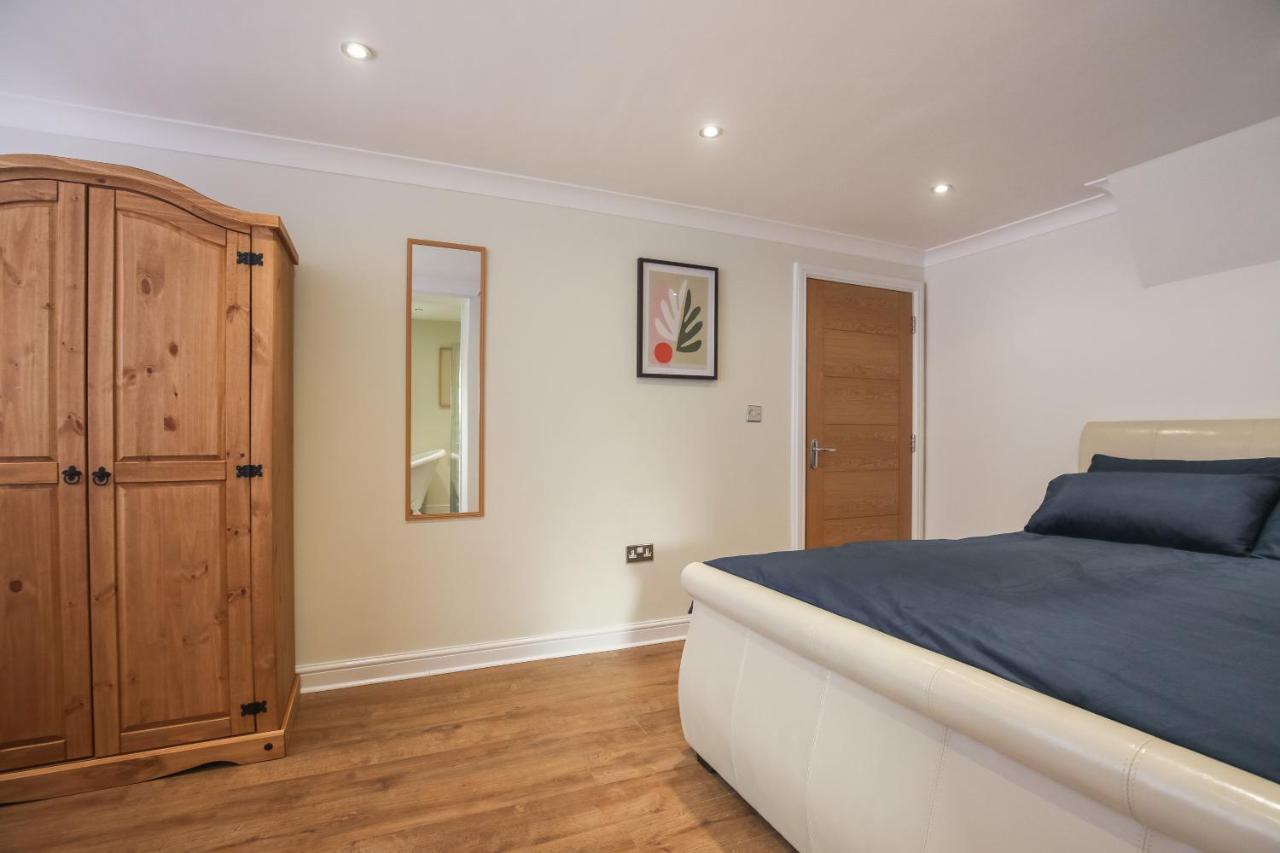 Riverside 2 Bedroom Kingston Flat